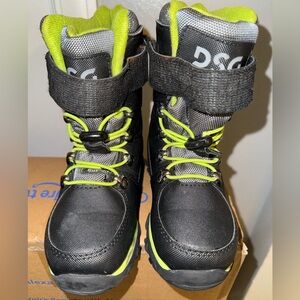 DSG Snow Boots kids Sz 12k